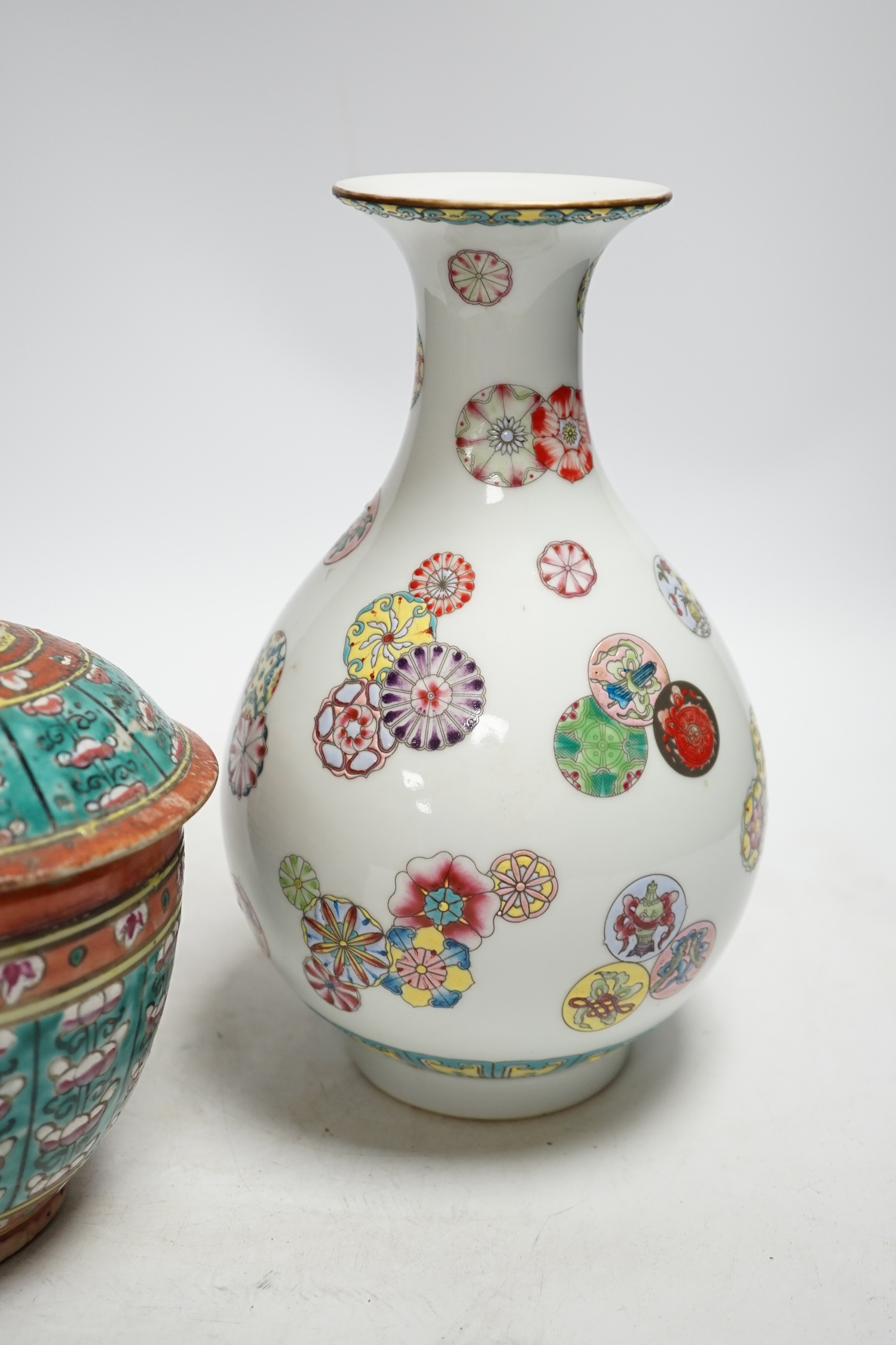 A 19th century Chinese jar and cover together with a famille rose vase, 24cm